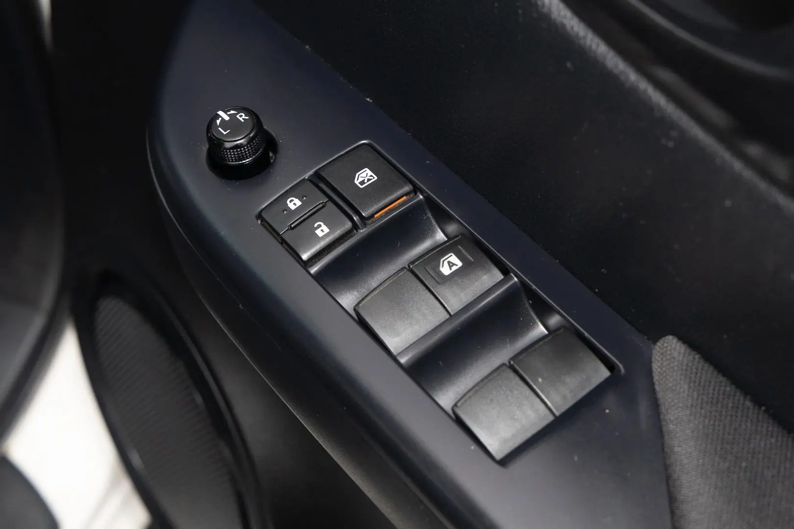 2022 Toyota Hilux Gallery Image 17