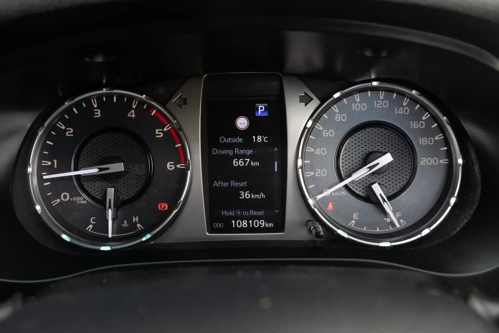 2022 Toyota Hilux Gallery Image 13