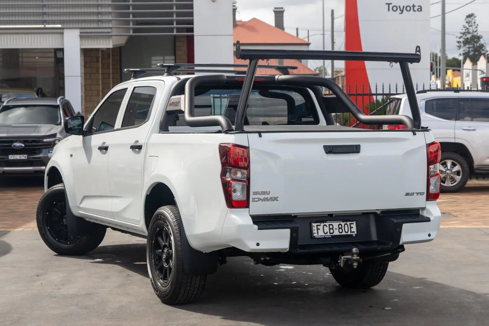 2023 Isuzu D-MAX Gallery Image 2