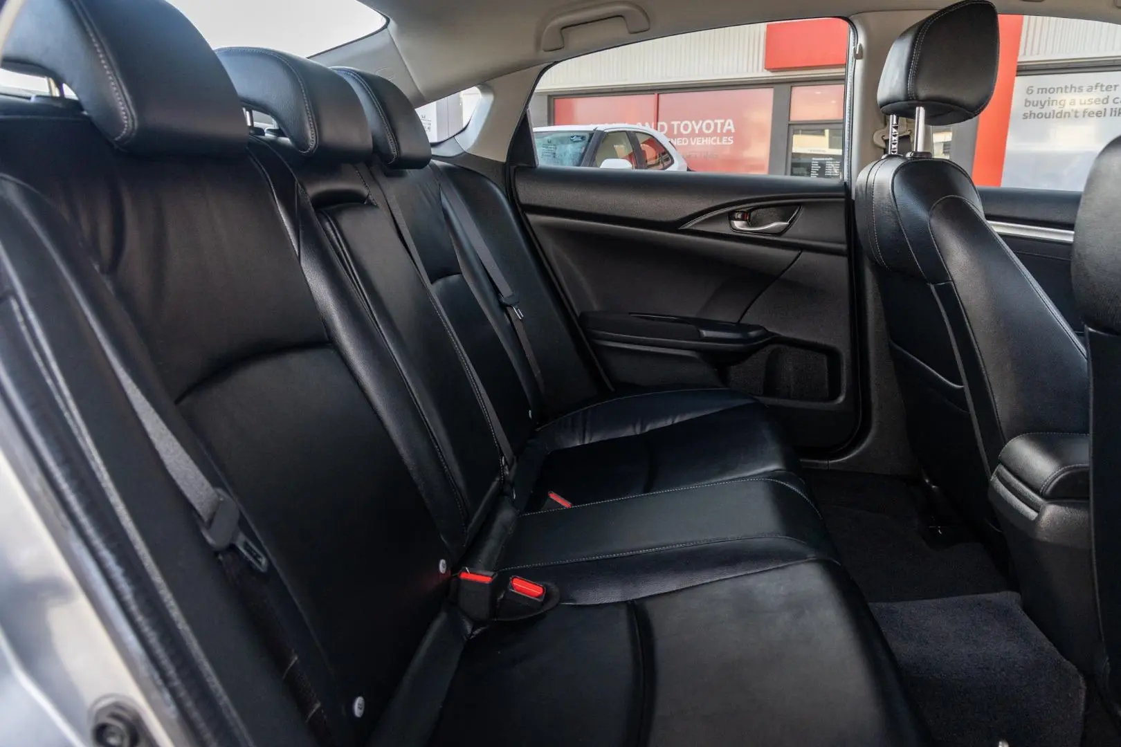 2018 Honda Civic Gallery Image 9