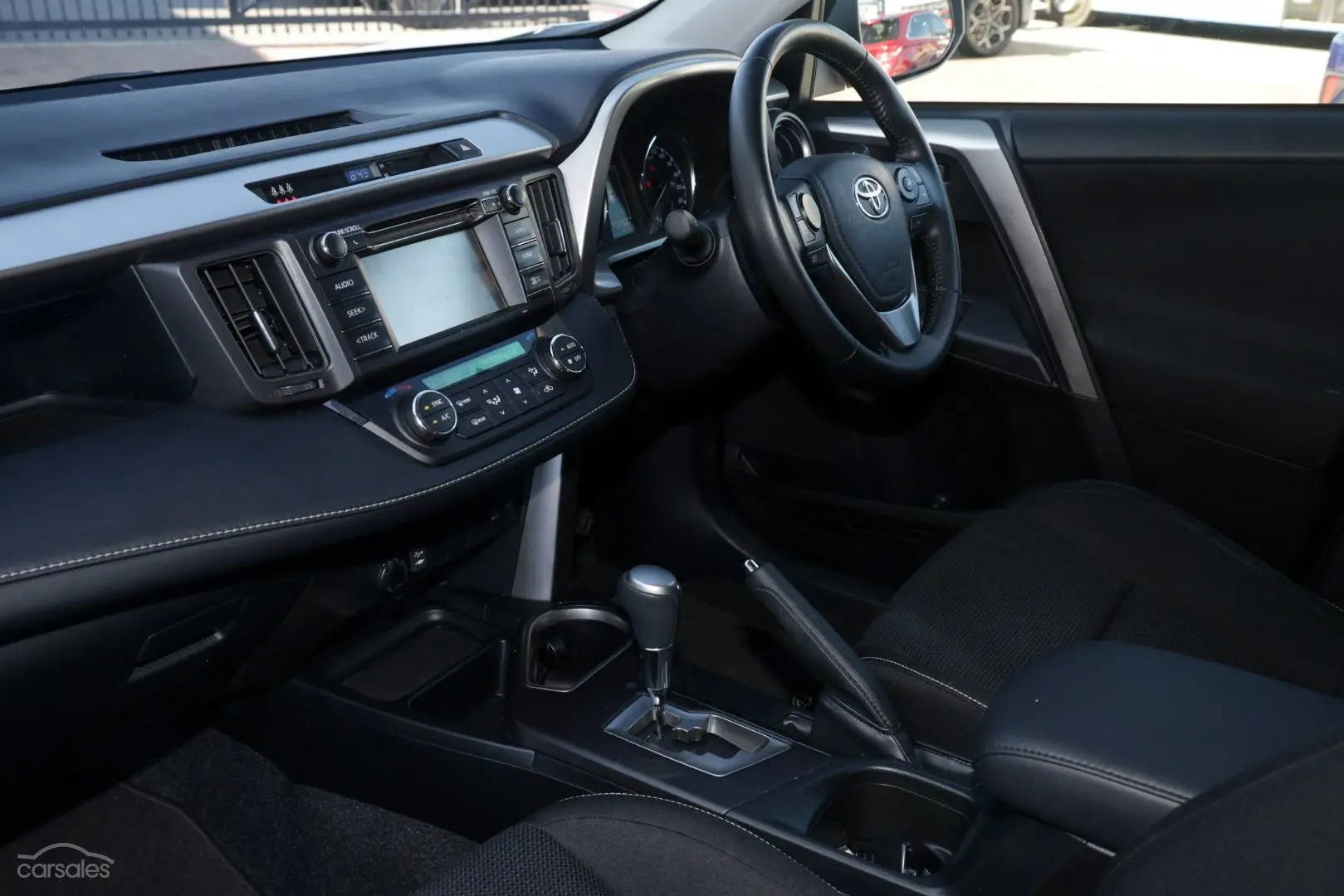 2019 Toyota RAV4 Image 8