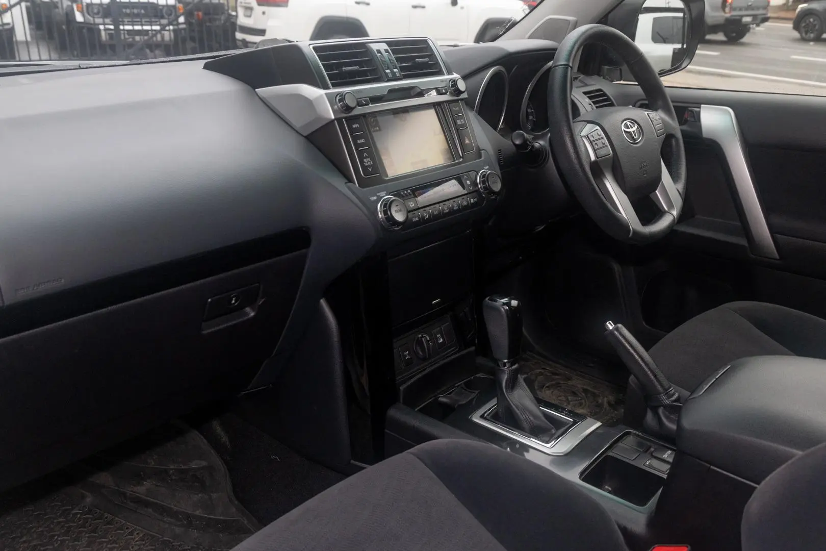 2017 Toyota Landcruiser Prado Gallery Image 8