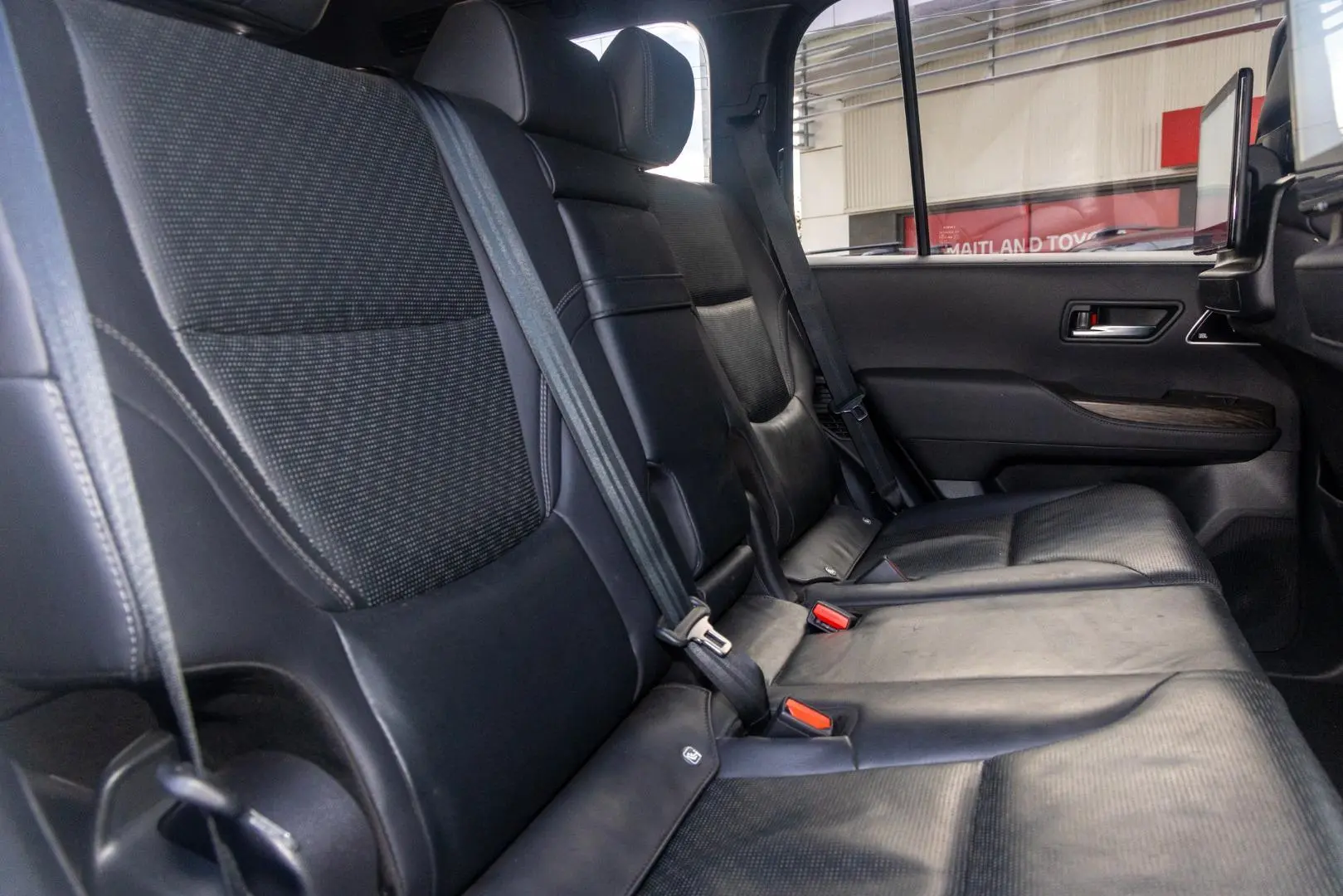 2022 Toyota Landcruiser Gallery Image 9