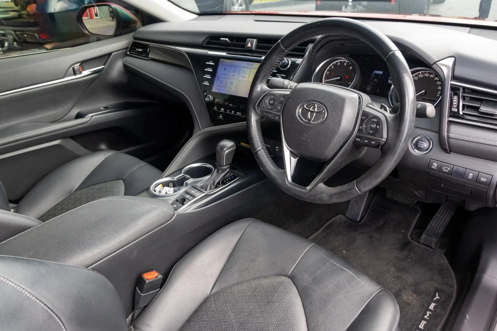 2019 Toyota Camry Gallery Image 7