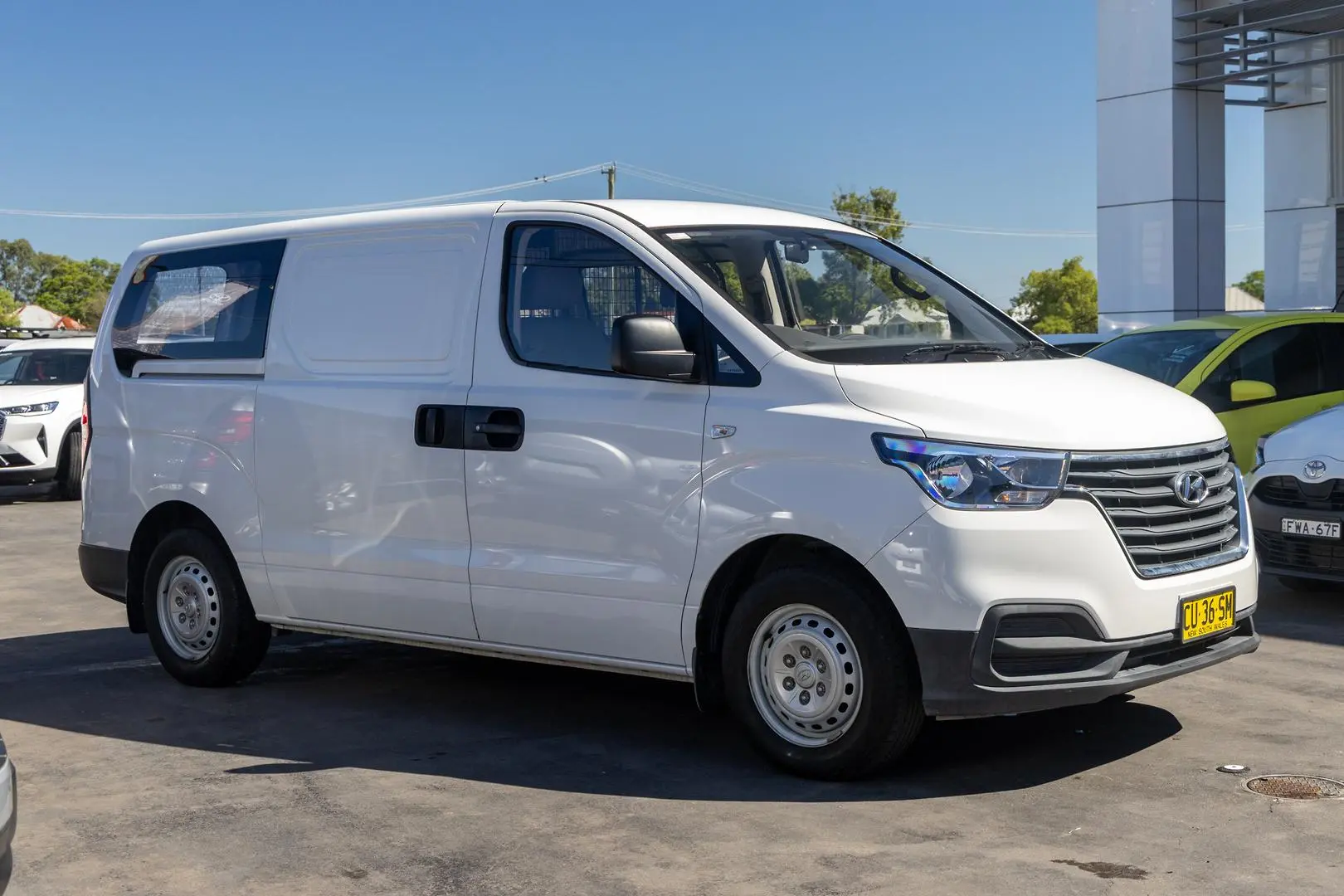 2020 Hyundai iLoad Gallery Image 3