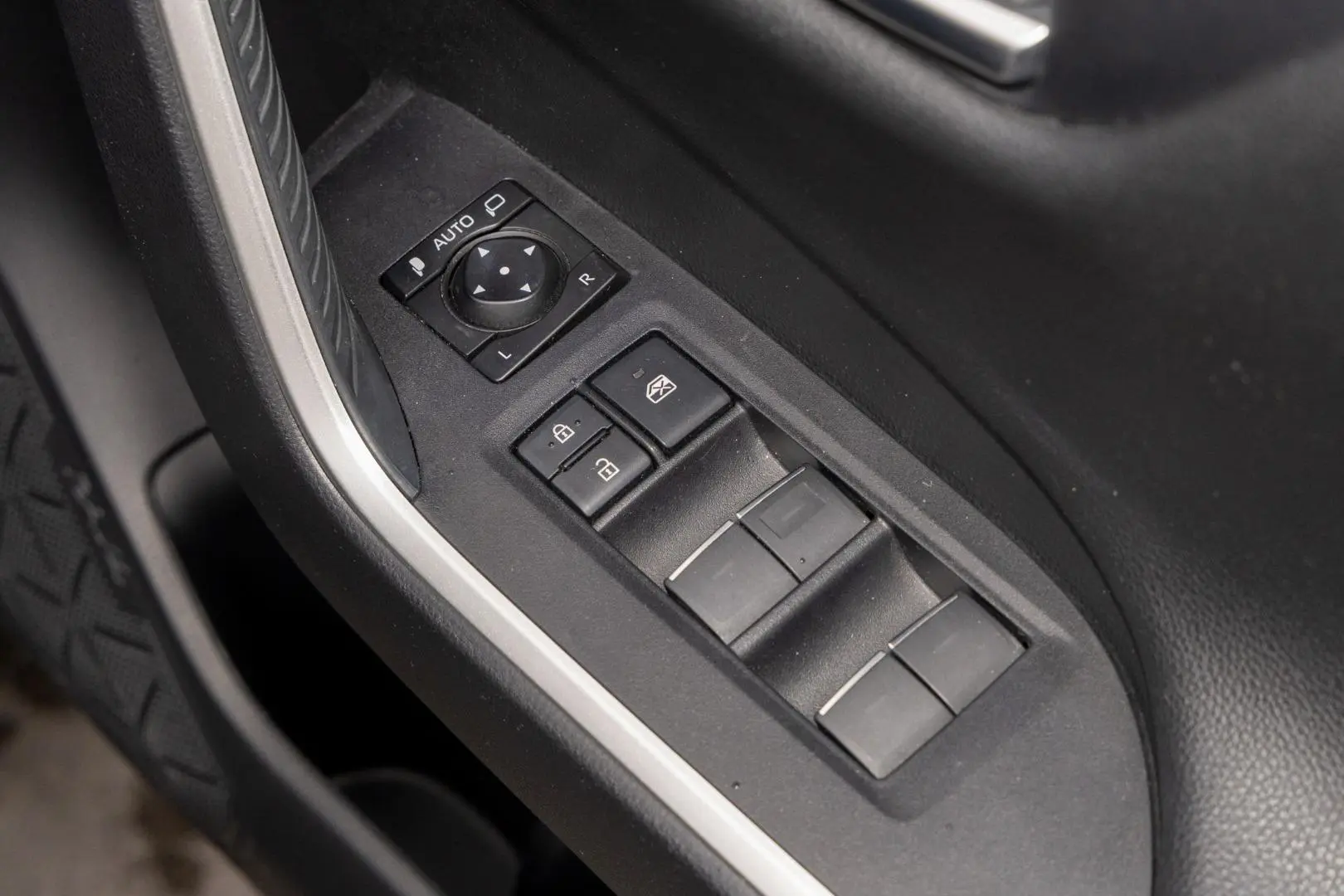 2024 Toyota RAV4 Gallery Image 18
