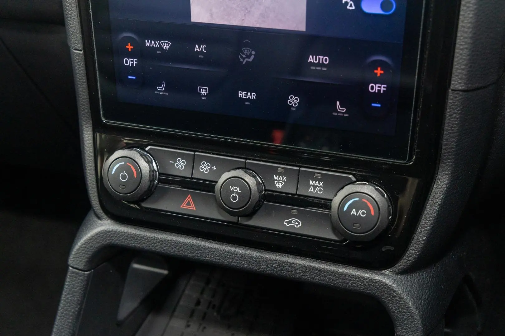 2024 Ford Everest Gallery Image 16