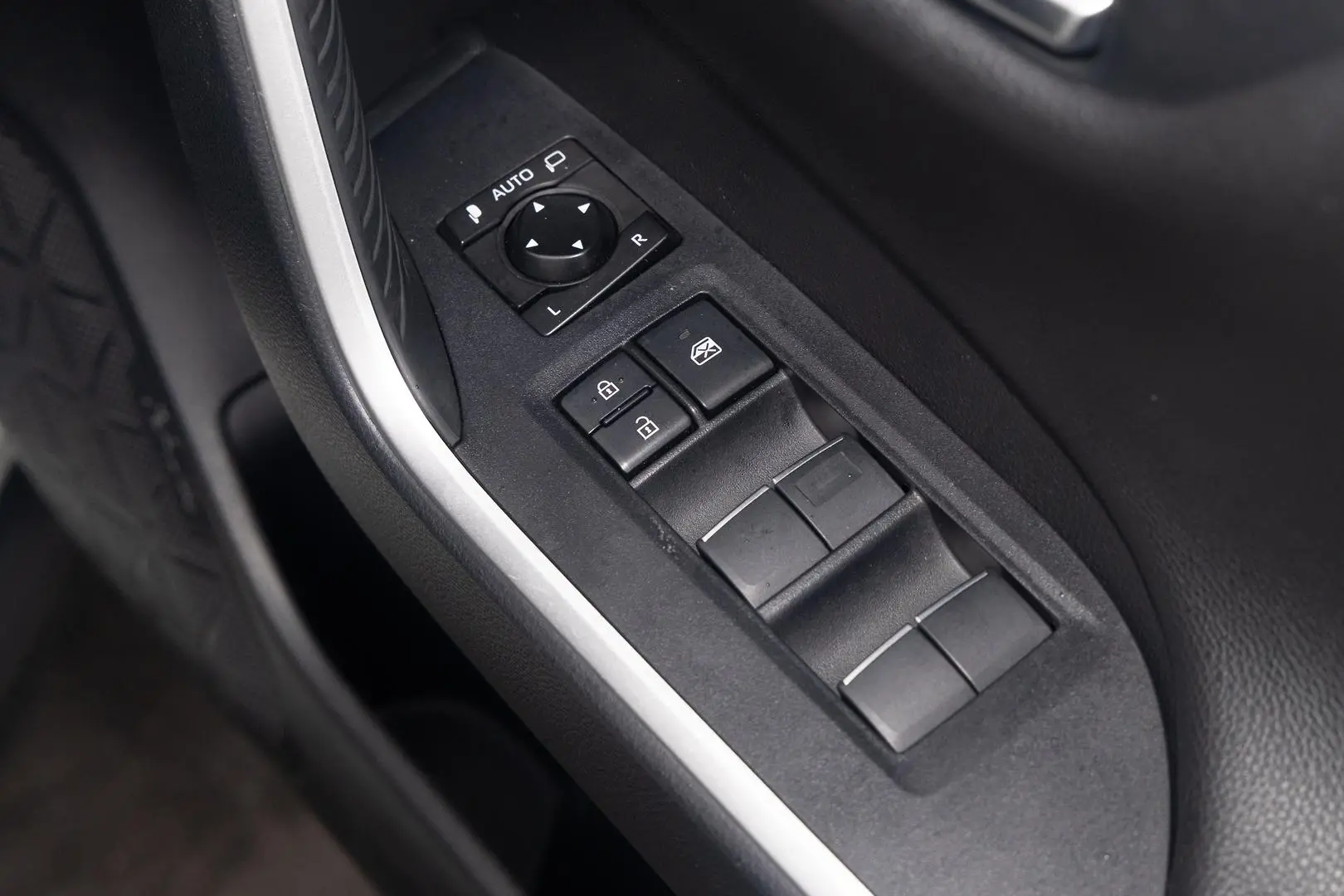 2021 Toyota RAV4 Gallery Image 16