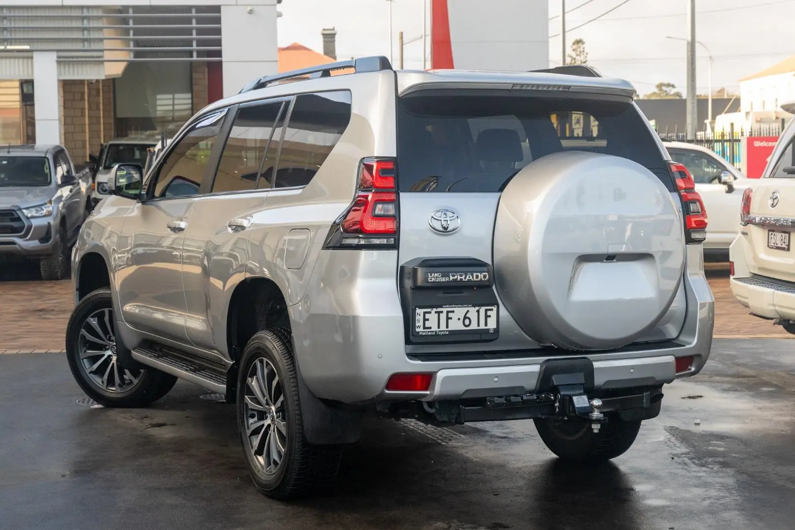 2023 Toyota Landcruiser Prado Gallery Image 2