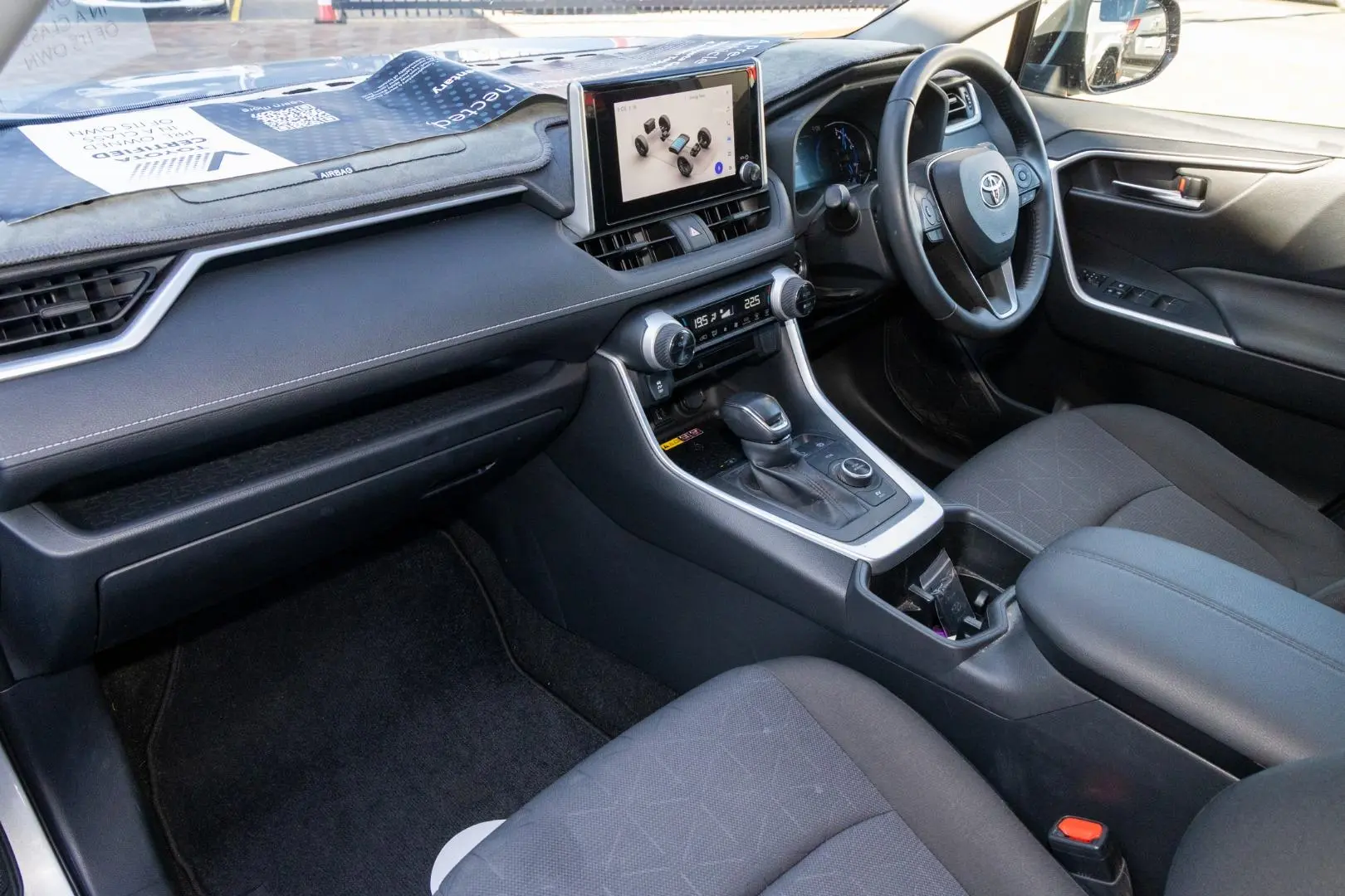 2024 Toyota RAV4 Gallery Image 8