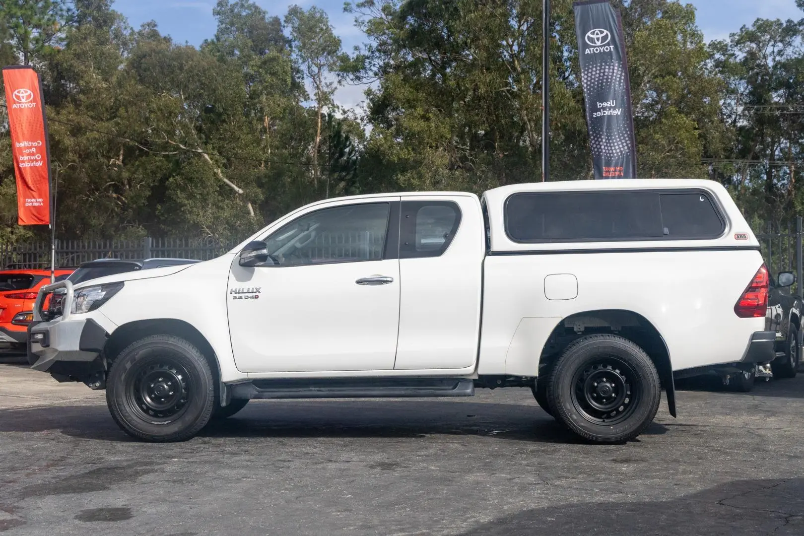 2017 Toyota Hilux Gallery Image 3