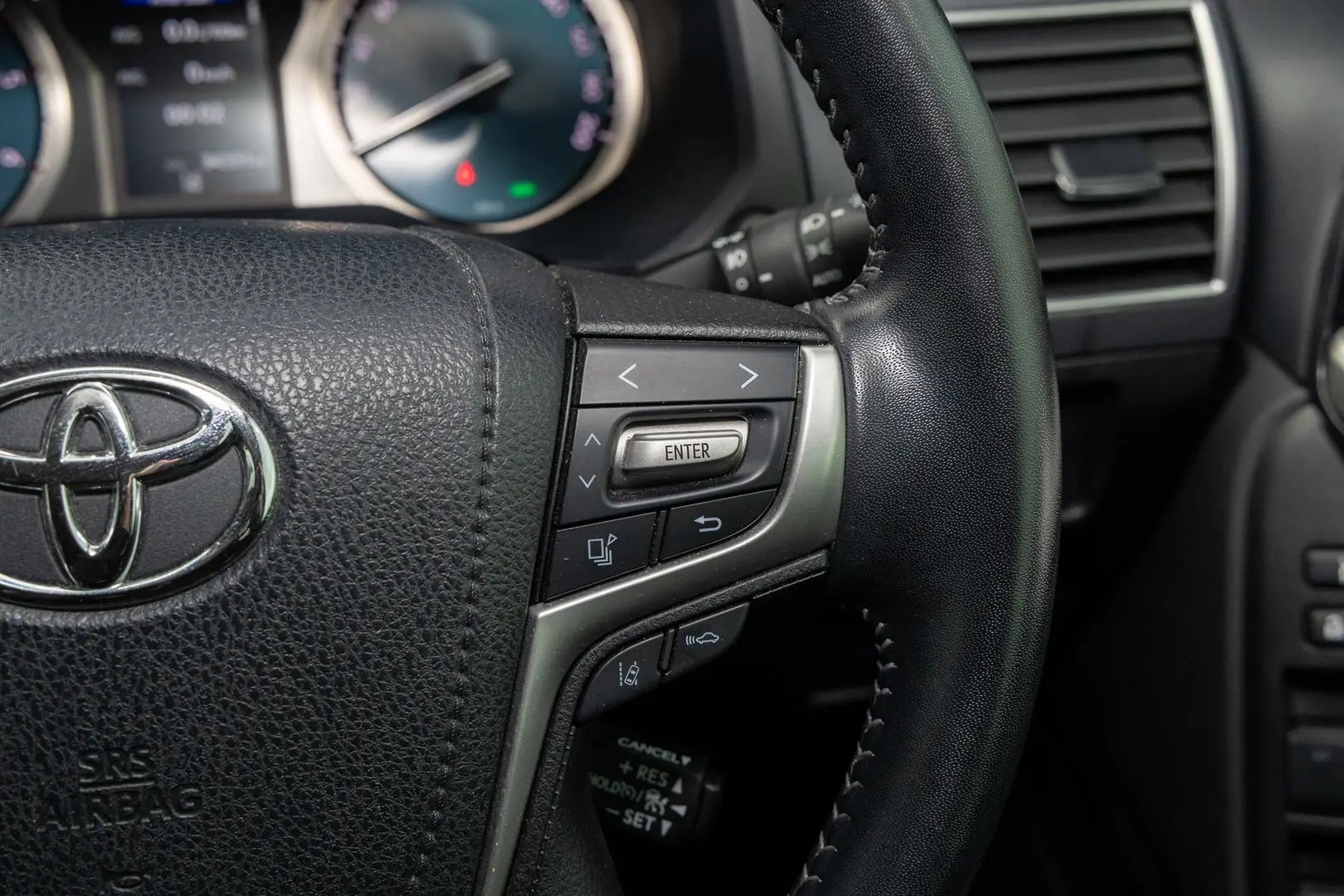 2023 Toyota Landcruiser Prado Gallery Image 12