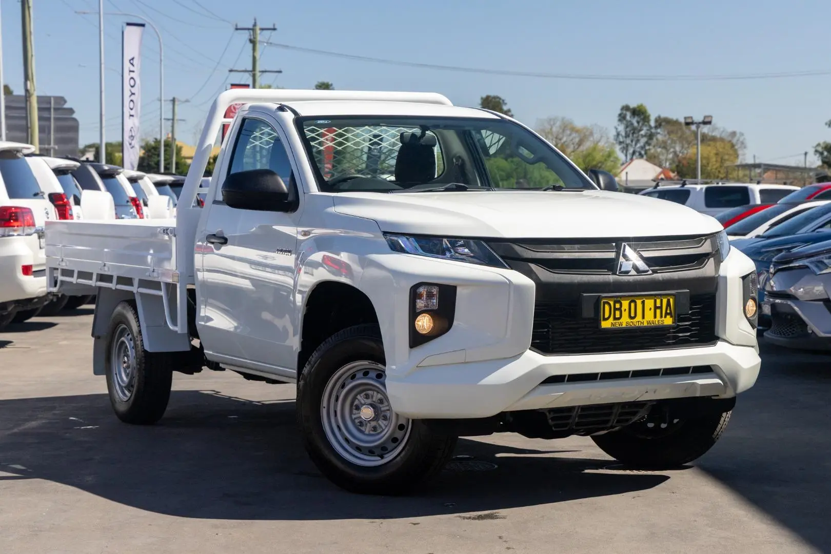2021 Mitsubishi Triton Gallery Image 1