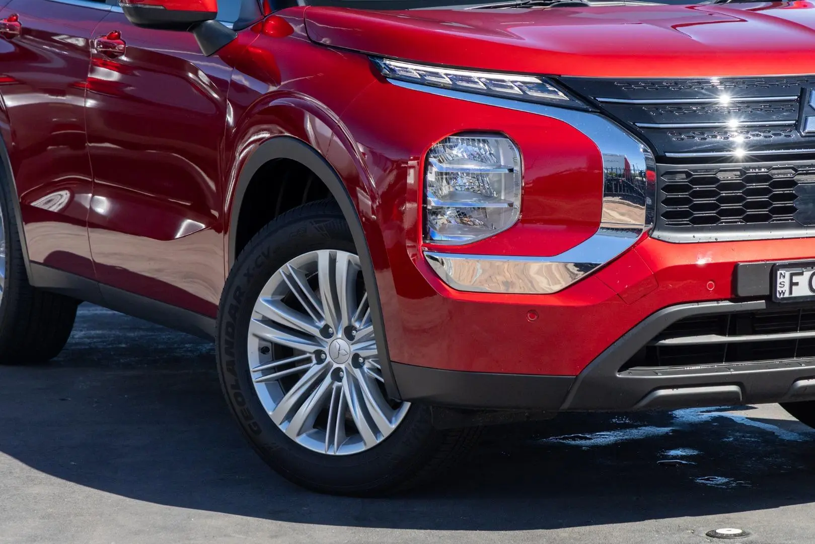 2023 Mitsubishi Outlander Gallery Image 6