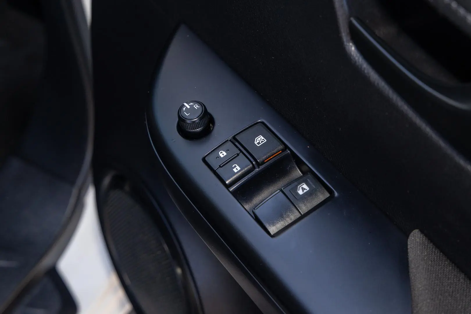 2019 Toyota Hilux Gallery Image 18