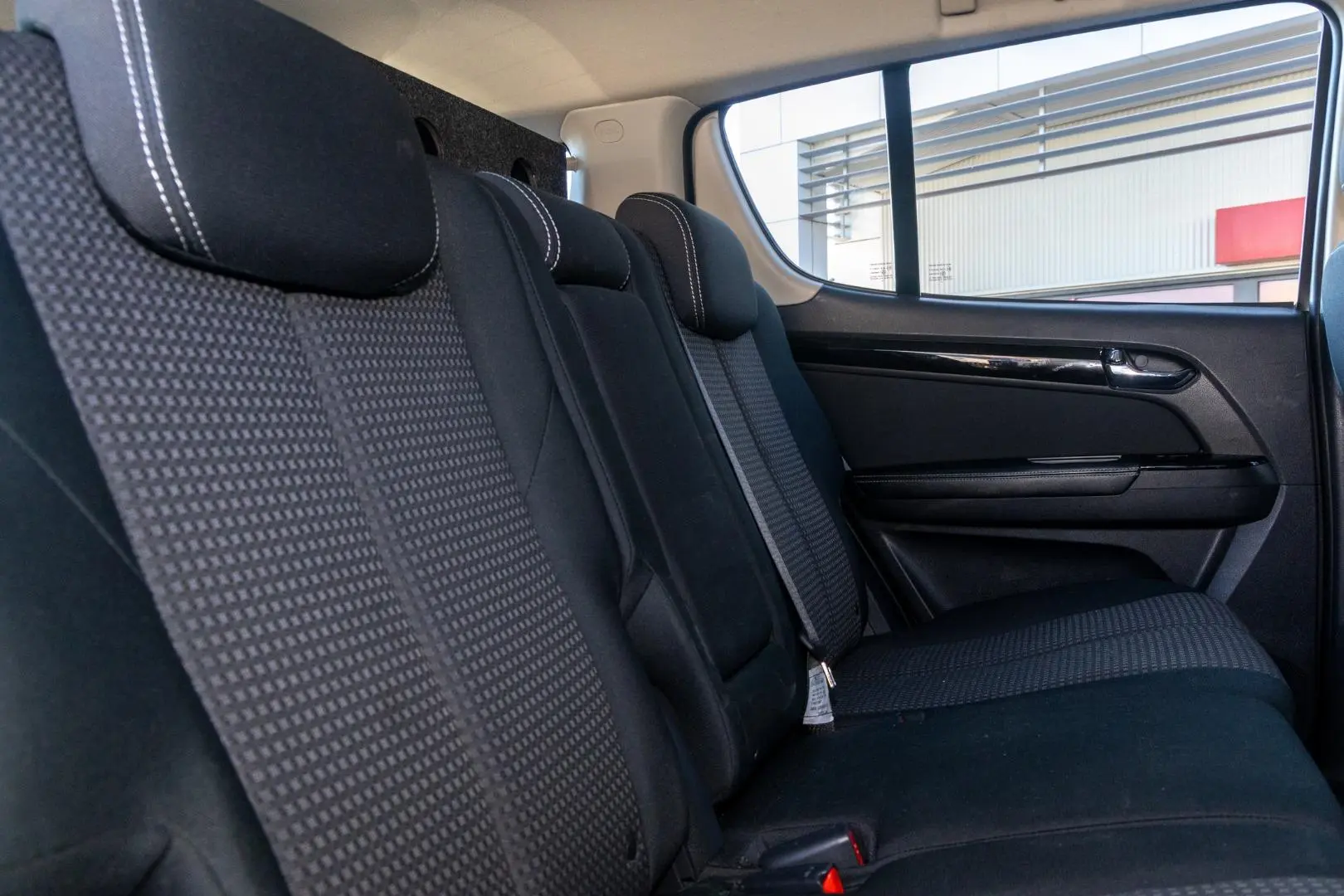 2021 Isuzu MU-X Gallery Image 9