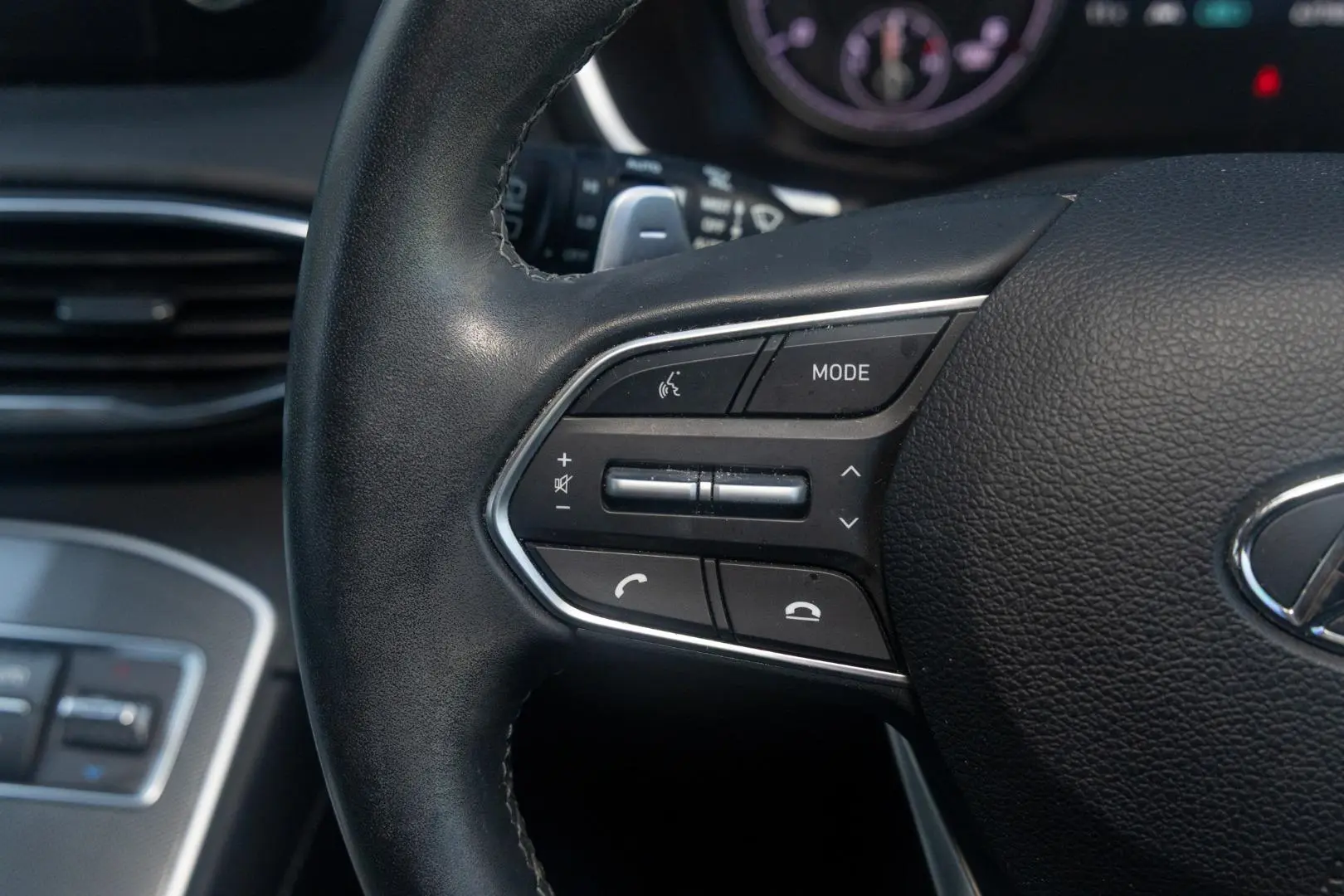 2022 Hyundai Santa Fe Gallery Image 11