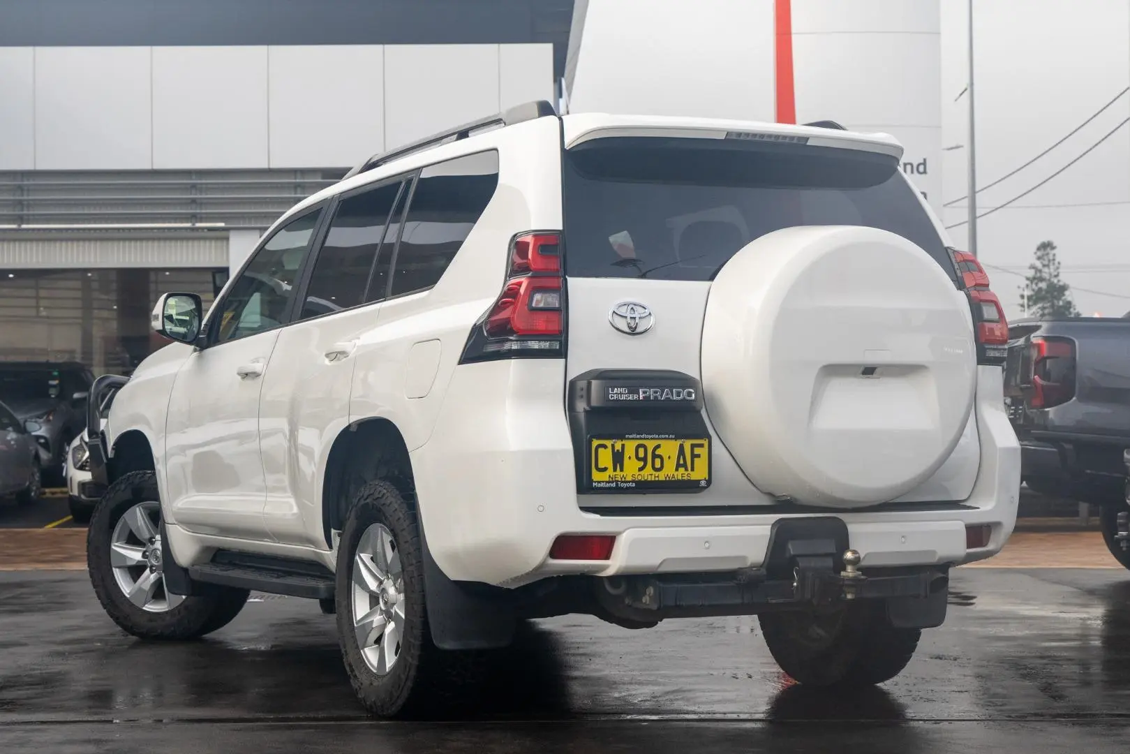 2019 Toyota Landcruiser Prado Gallery Image 2