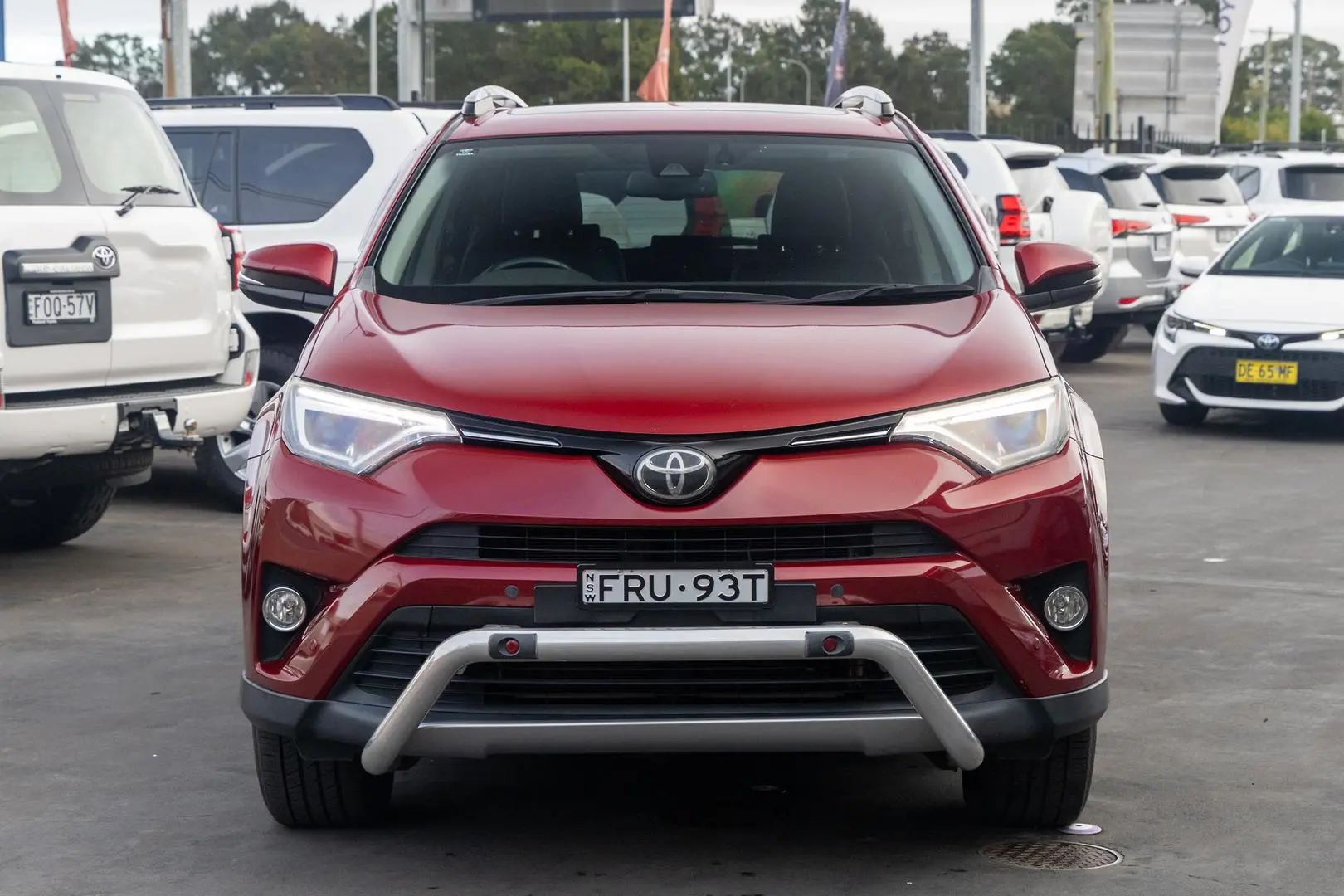 2018 Toyota RAV4 Gallery Image 4