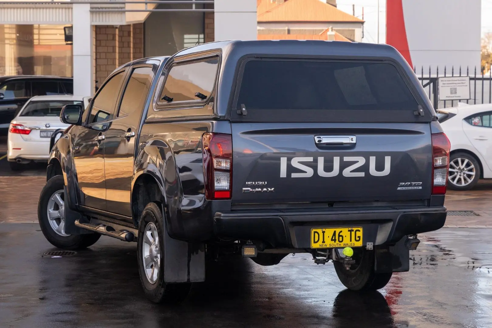 2019 Isuzu D-MAX Gallery Image 2