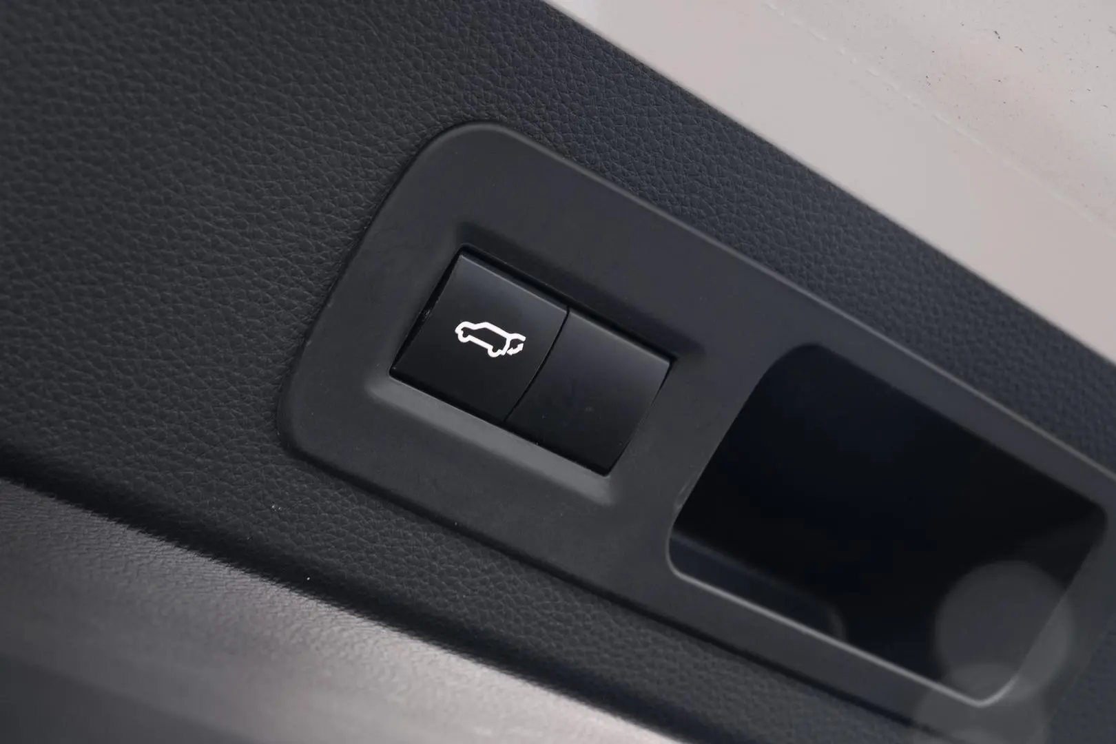 2023 Toyota Landcruiser Gallery Image 17