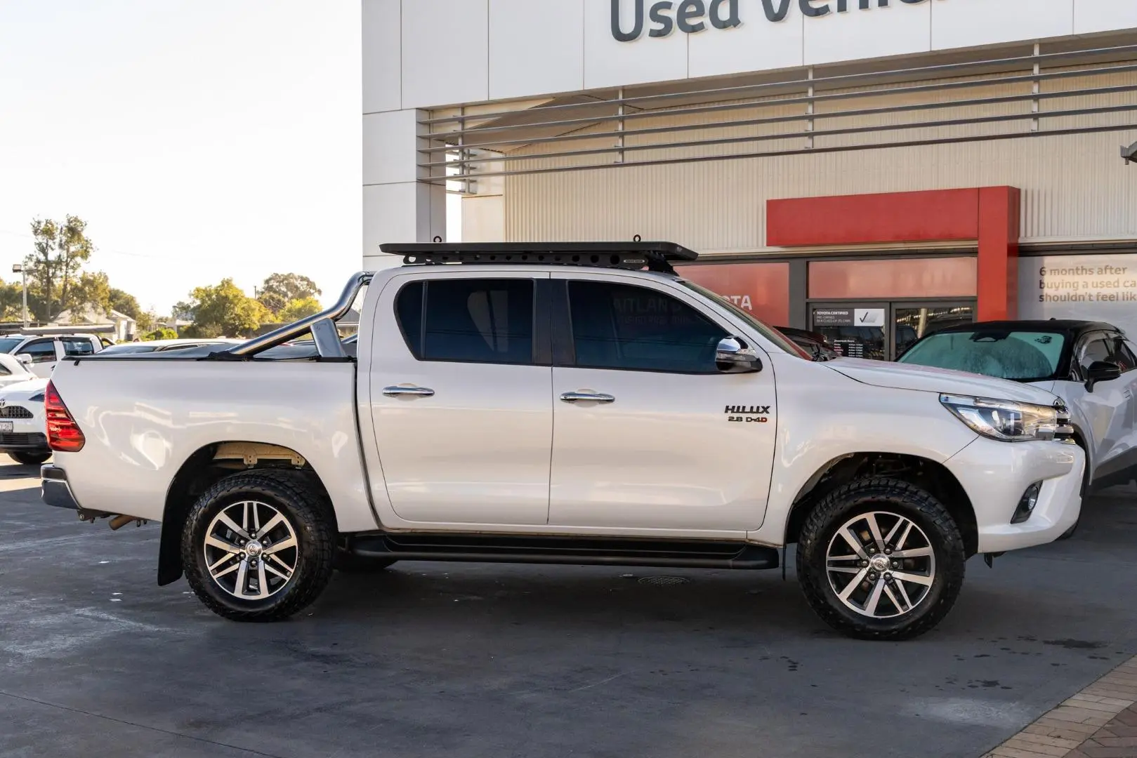 2017 Toyota Hilux Gallery Image 3