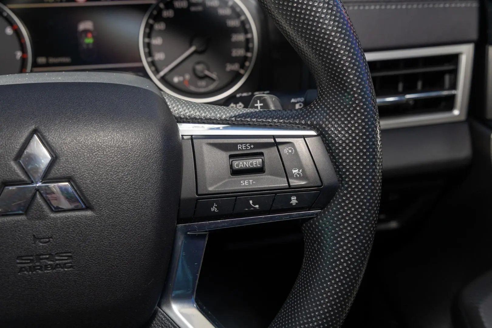 2023 Mitsubishi Outlander Gallery Image 12