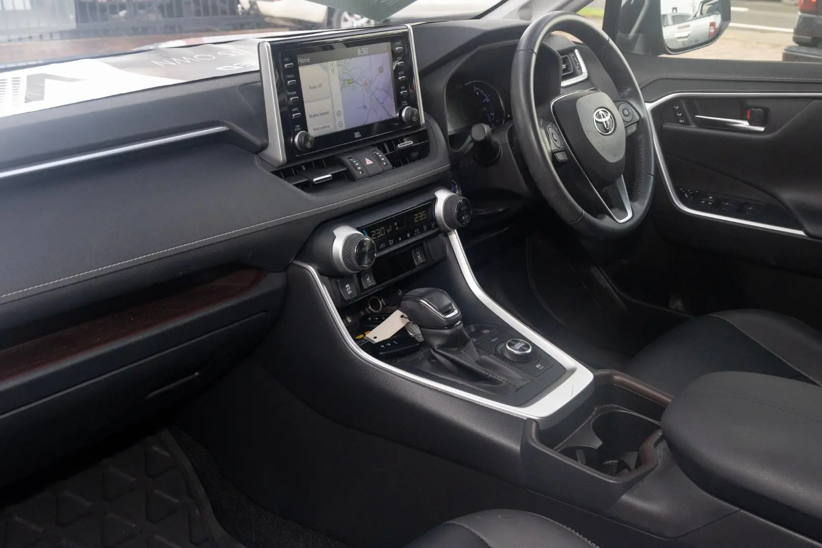 2020 Toyota RAV4 Gallery Image 8