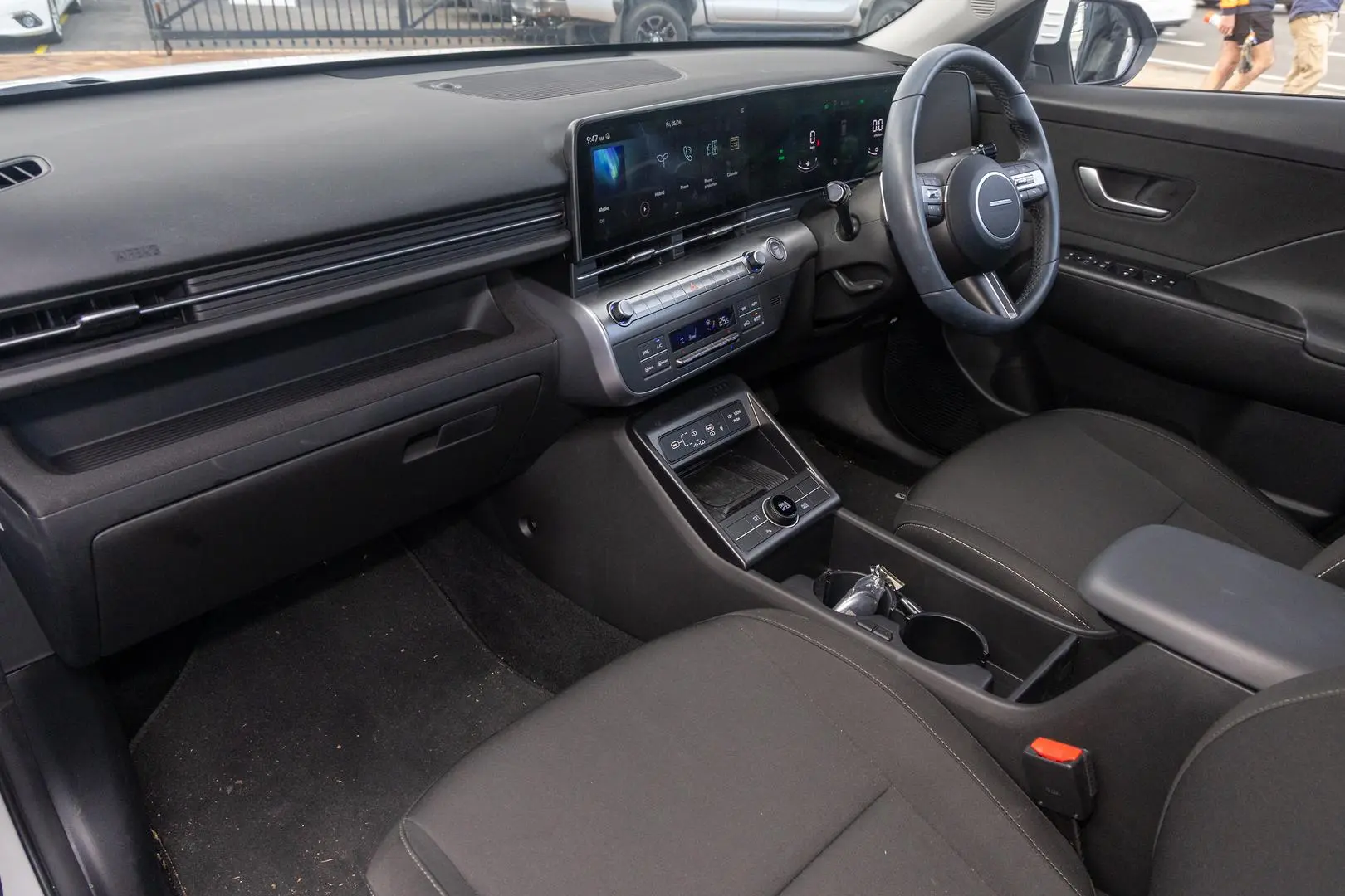2025 Hyundai Kona Gallery Image 8