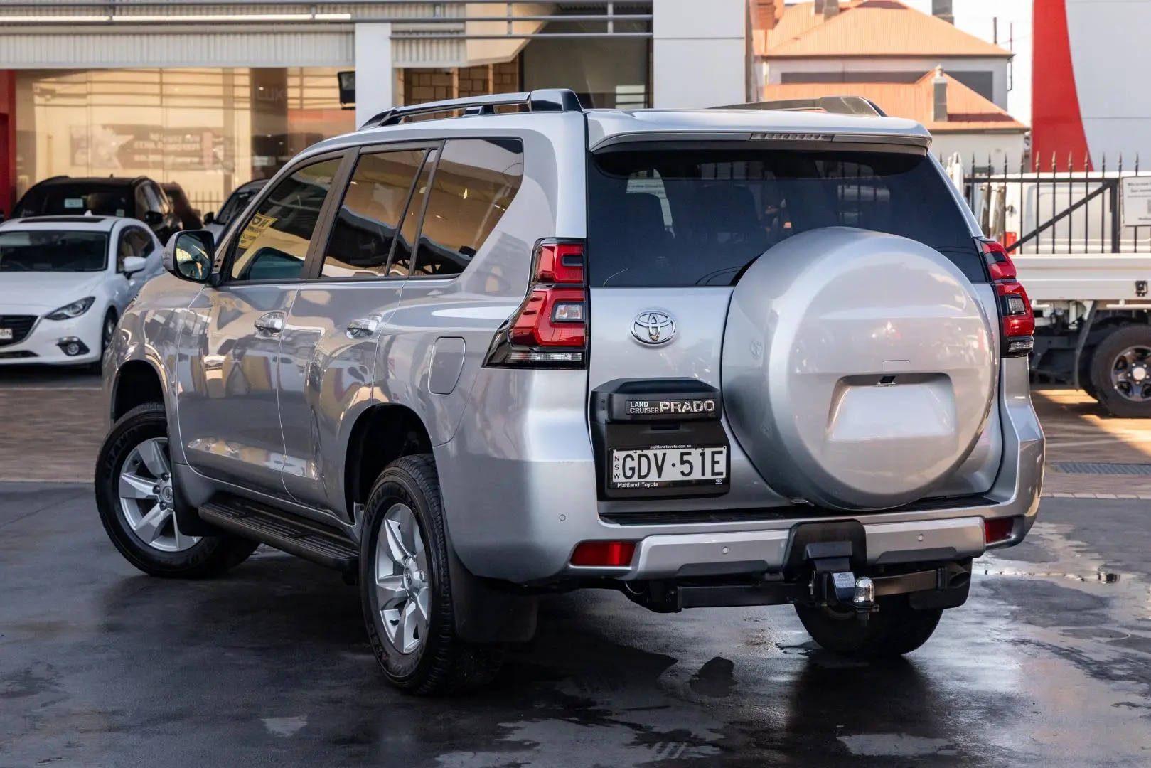 2018 Toyota Landcruiser Prado Gallery Image 2