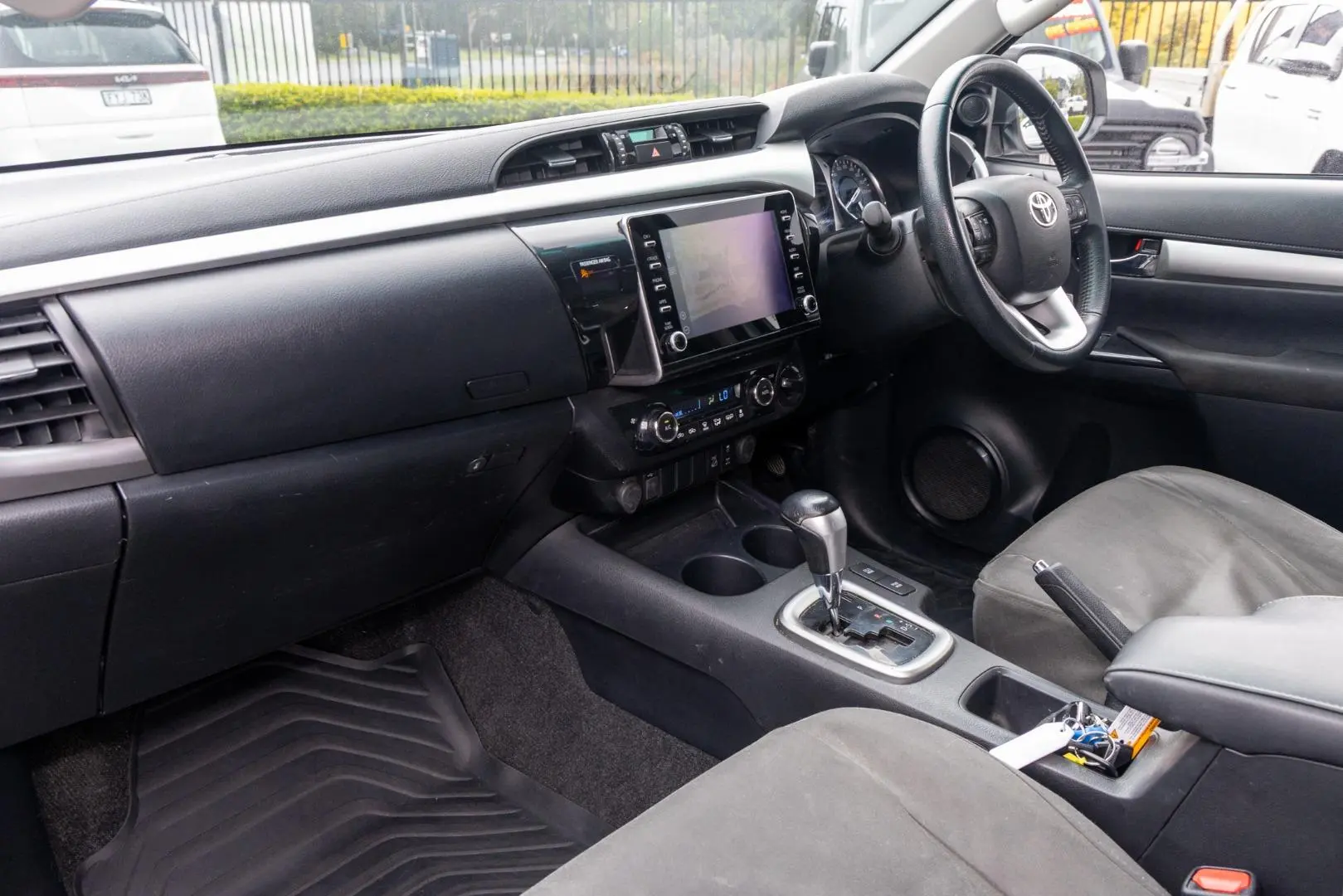 2021 Toyota Hilux Gallery Image 8