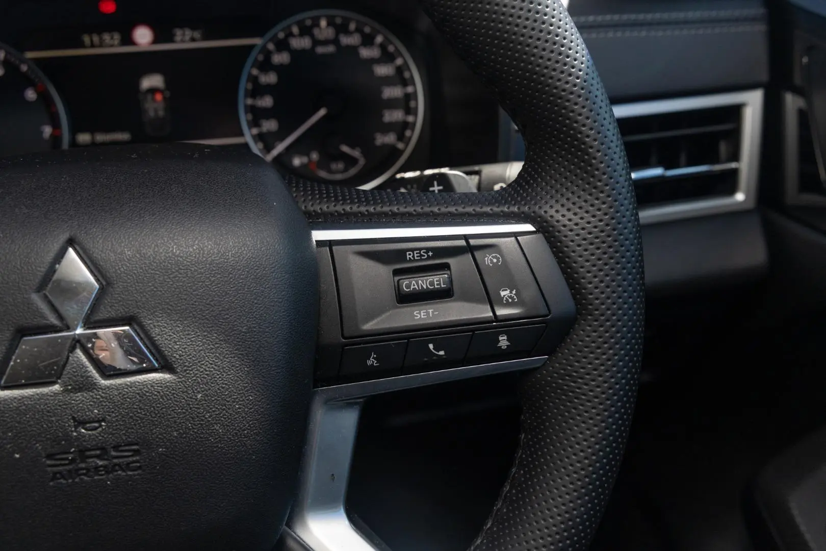 2025 Mitsubishi Outlander Gallery Image 12
