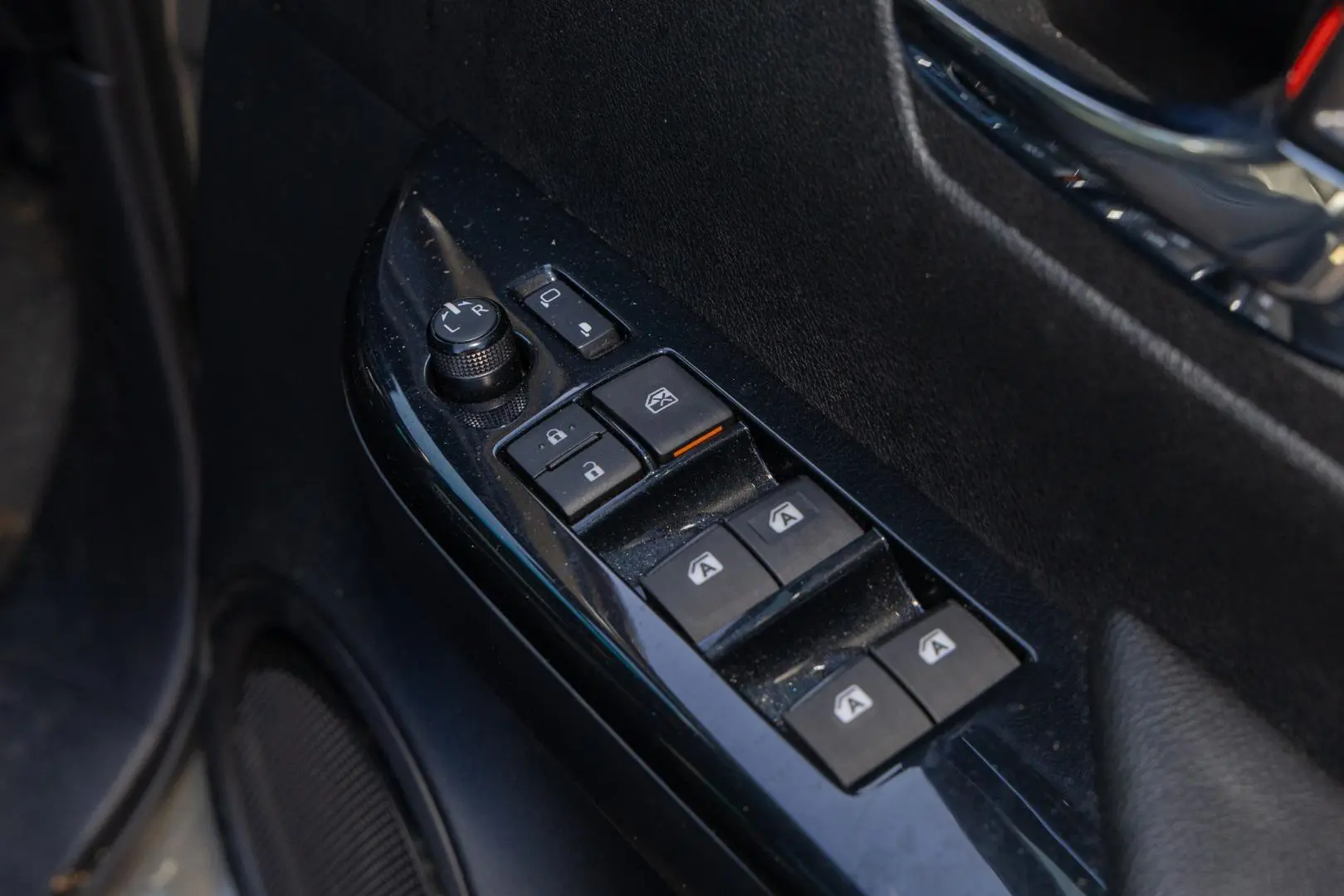 2024 Toyota Hilux Gallery Image 18