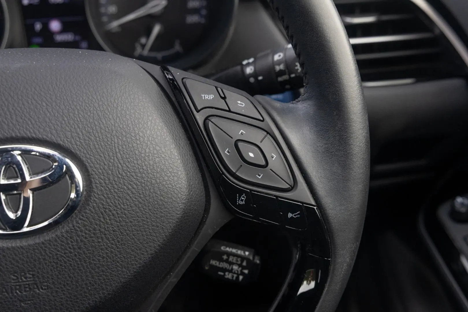 2021 Toyota C-HR Gallery Image 12