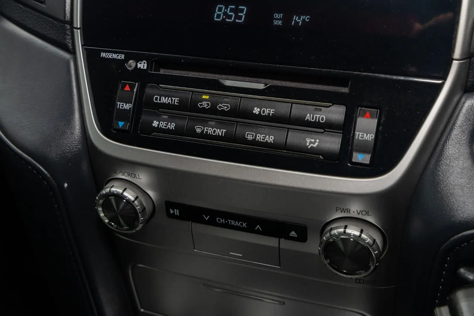 2019 Toyota Landcruiser Gallery Image 16
