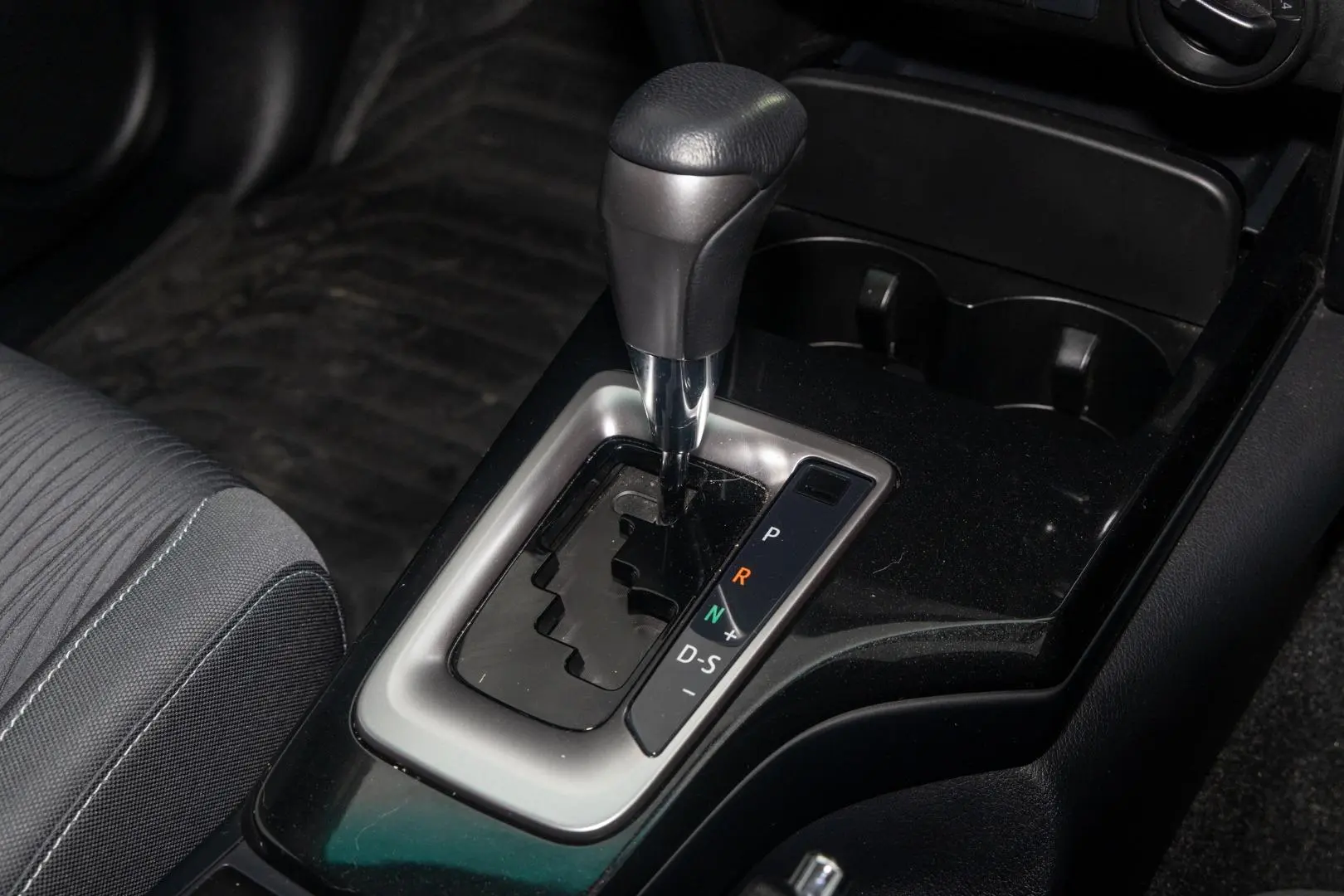 2020 Toyota Fortuner Gallery Image 17