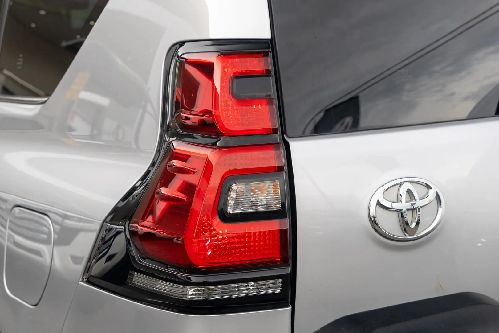 2023 Toyota Landcruiser Prado Gallery Image 20