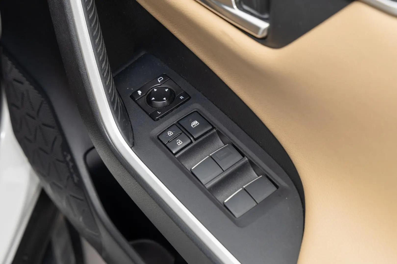 2020 Toyota RAV4 Gallery Image 18