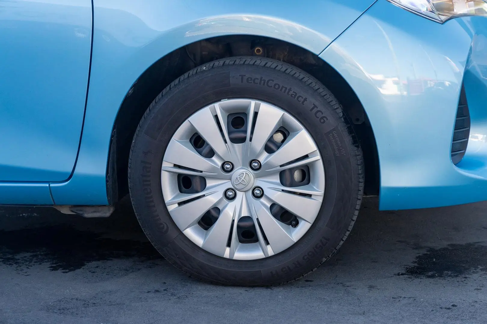 2015 Toyota Yaris Gallery Image 23
