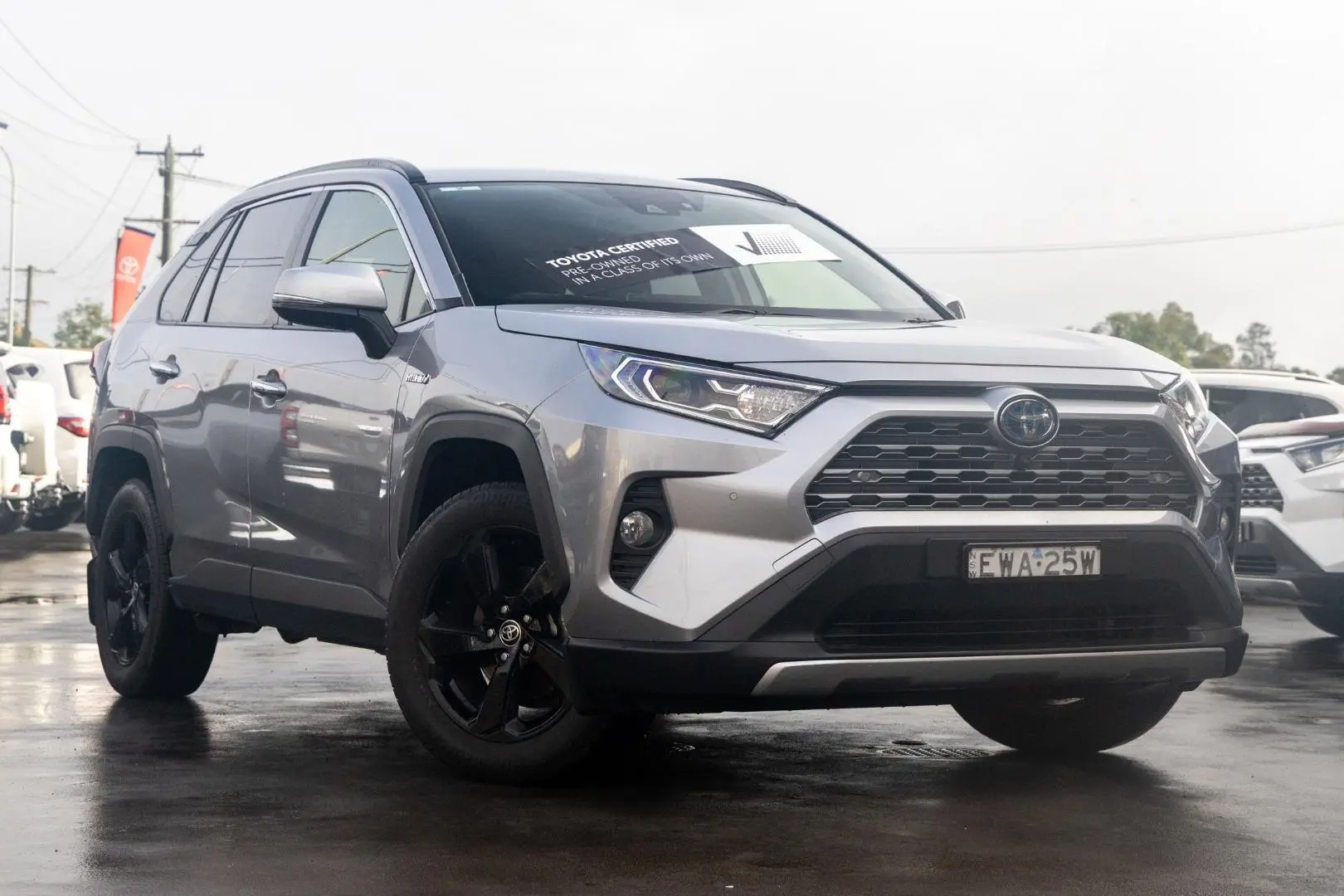 2020 Toyota RAV4 Gallery Image 1