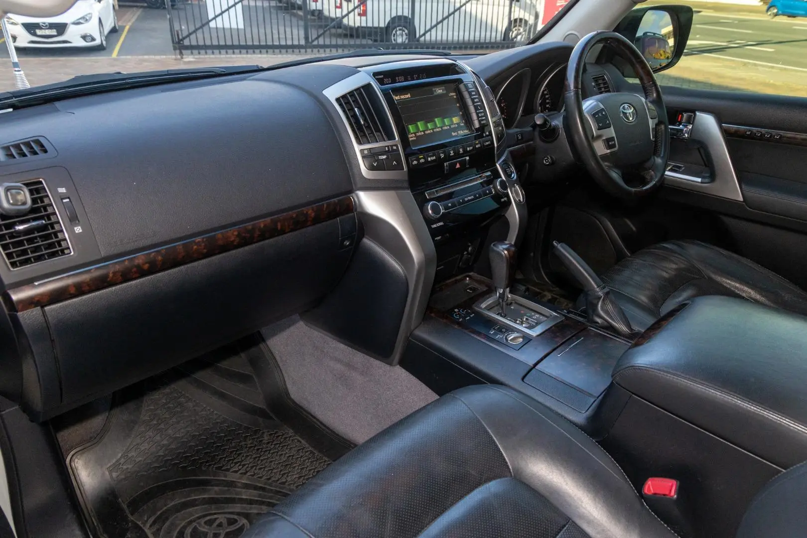 2015 Toyota Landcruiser Gallery Image 8