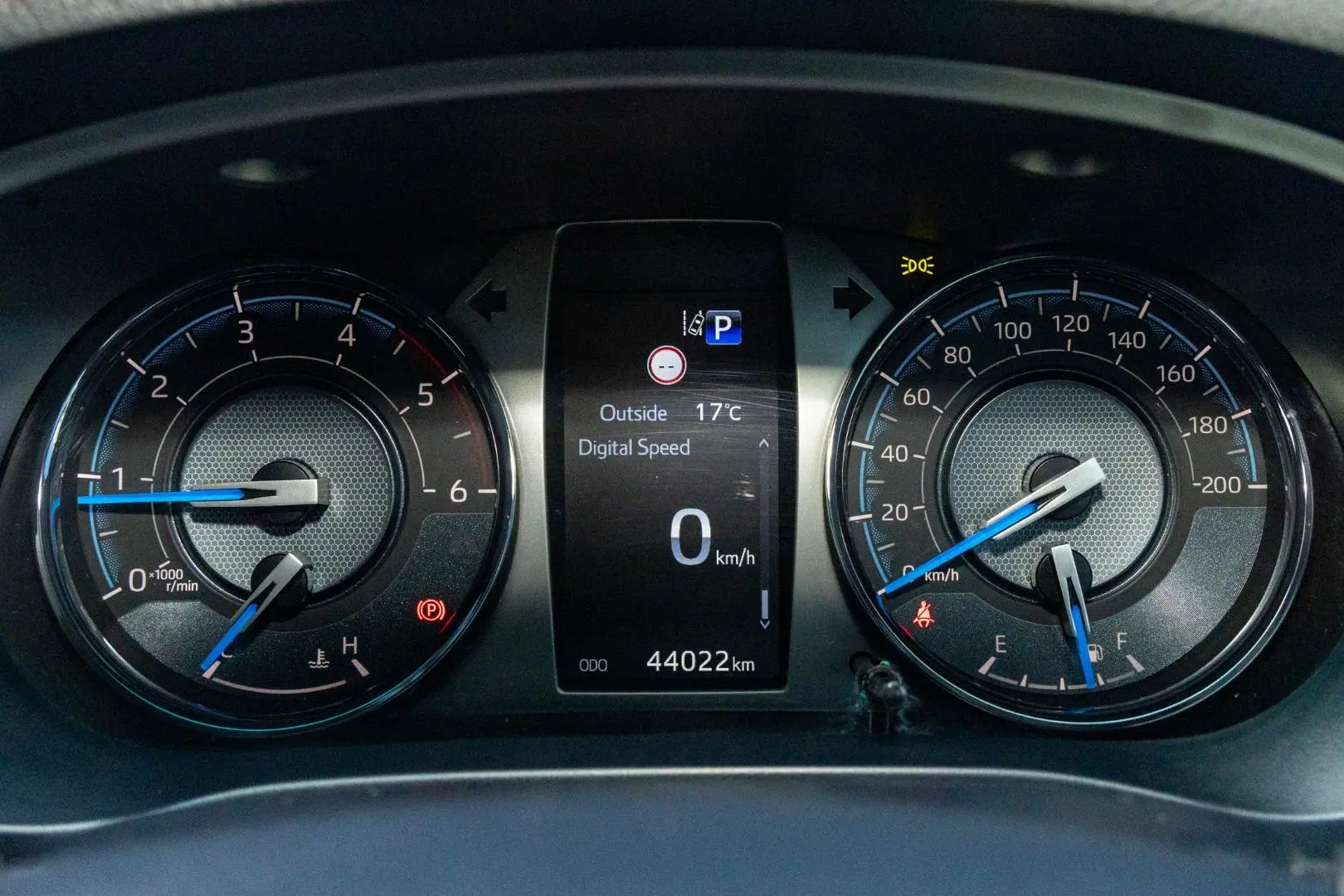 2024 Toyota Hilux Gallery Image 13