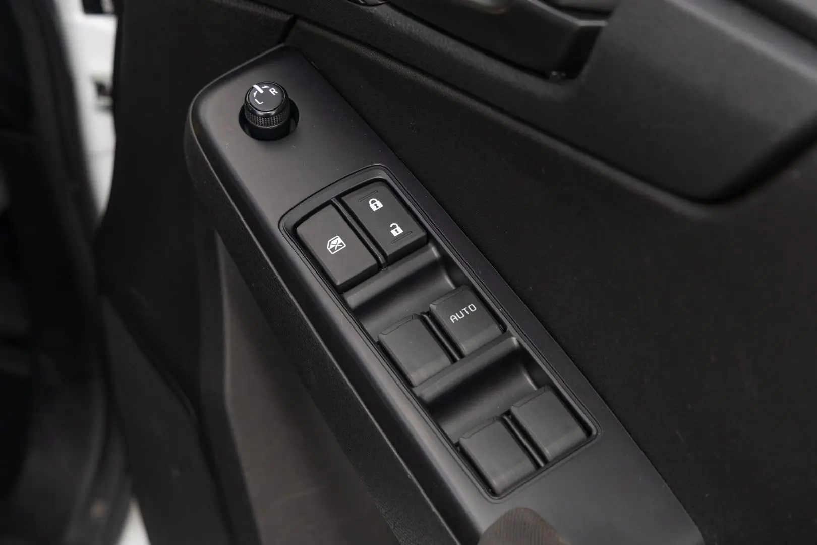 2023 Isuzu D-MAX Gallery Image 18