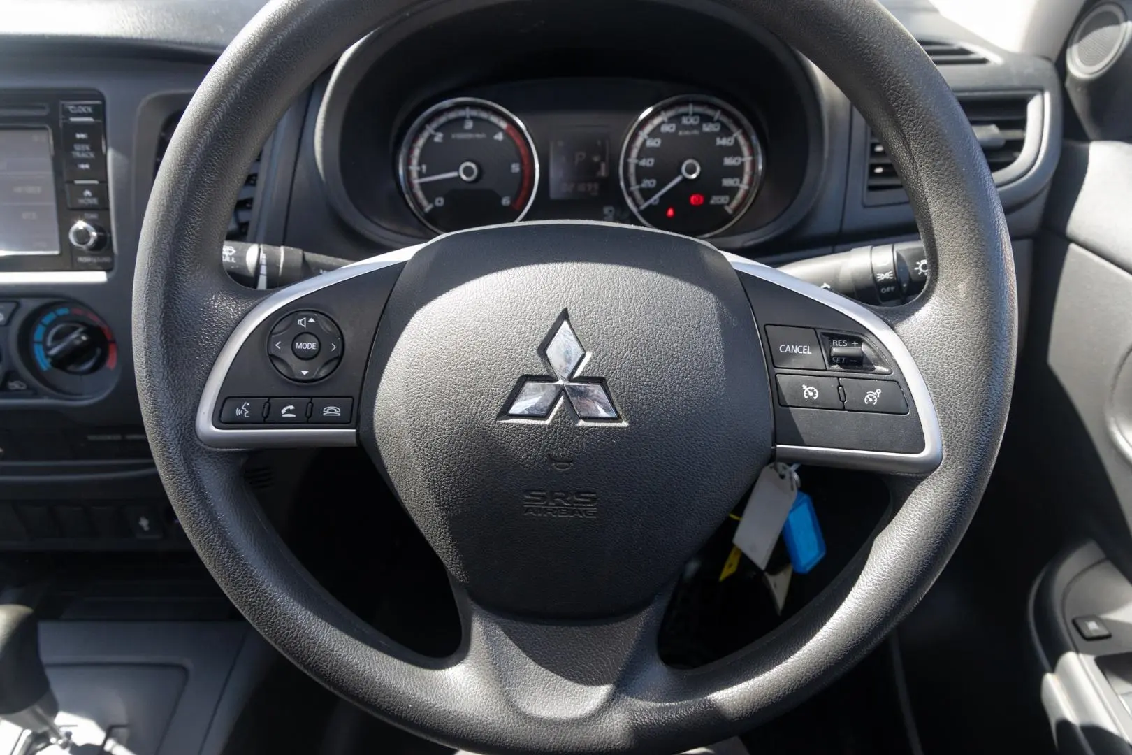 2021 Mitsubishi Triton Gallery Image 9