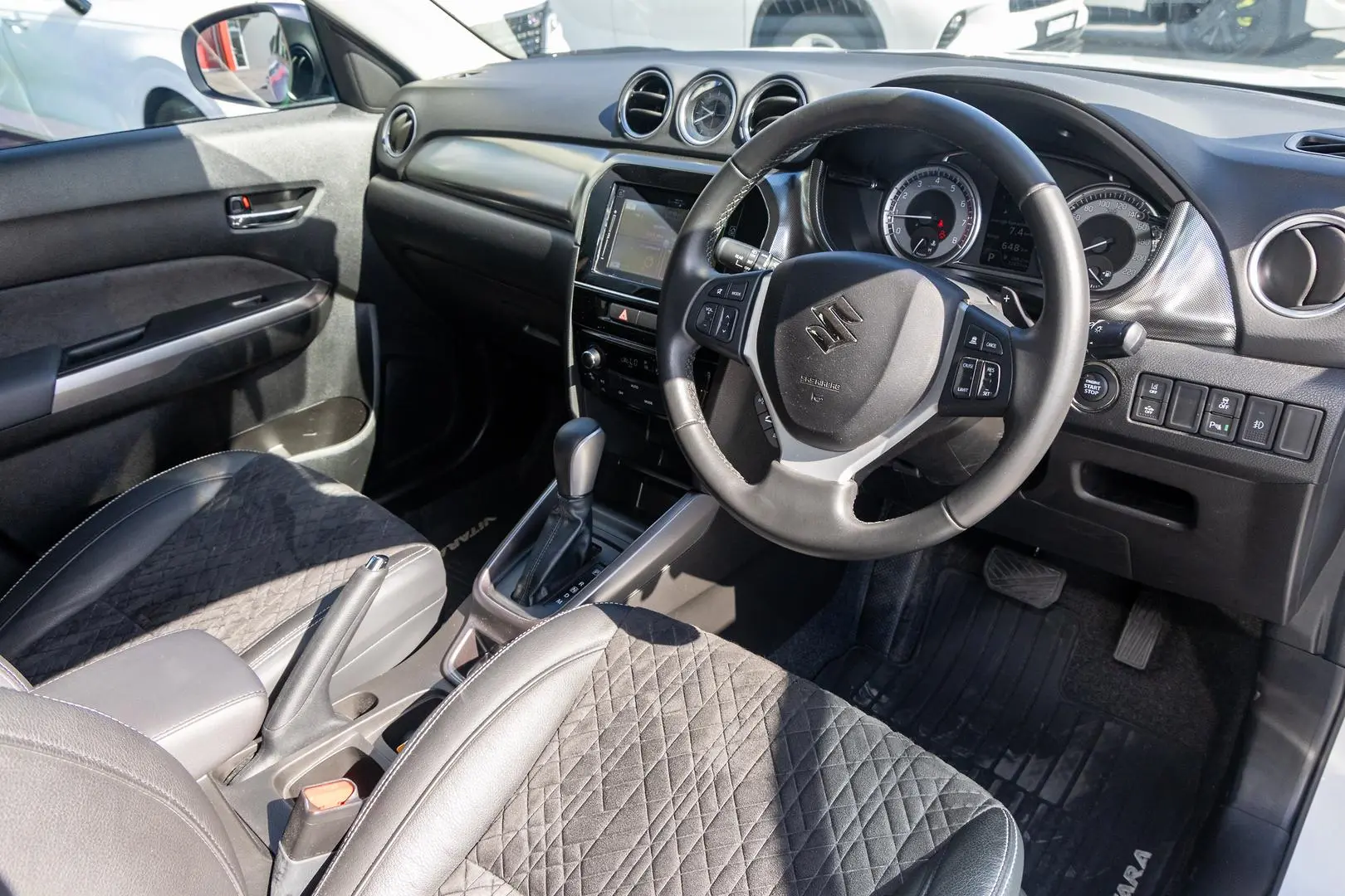 2021 Suzuki Vitara Gallery Image 7