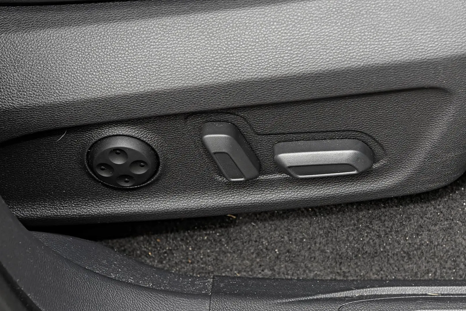 2020 LDV D90 Gallery Image 19