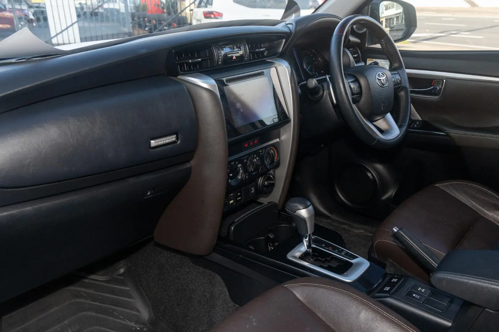 2018 Toyota Fortuner Gallery Image 8