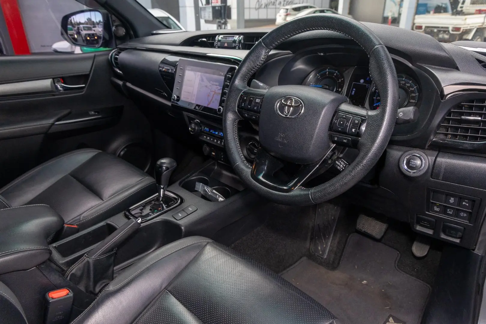 2023 Toyota Hilux Gallery Image 7