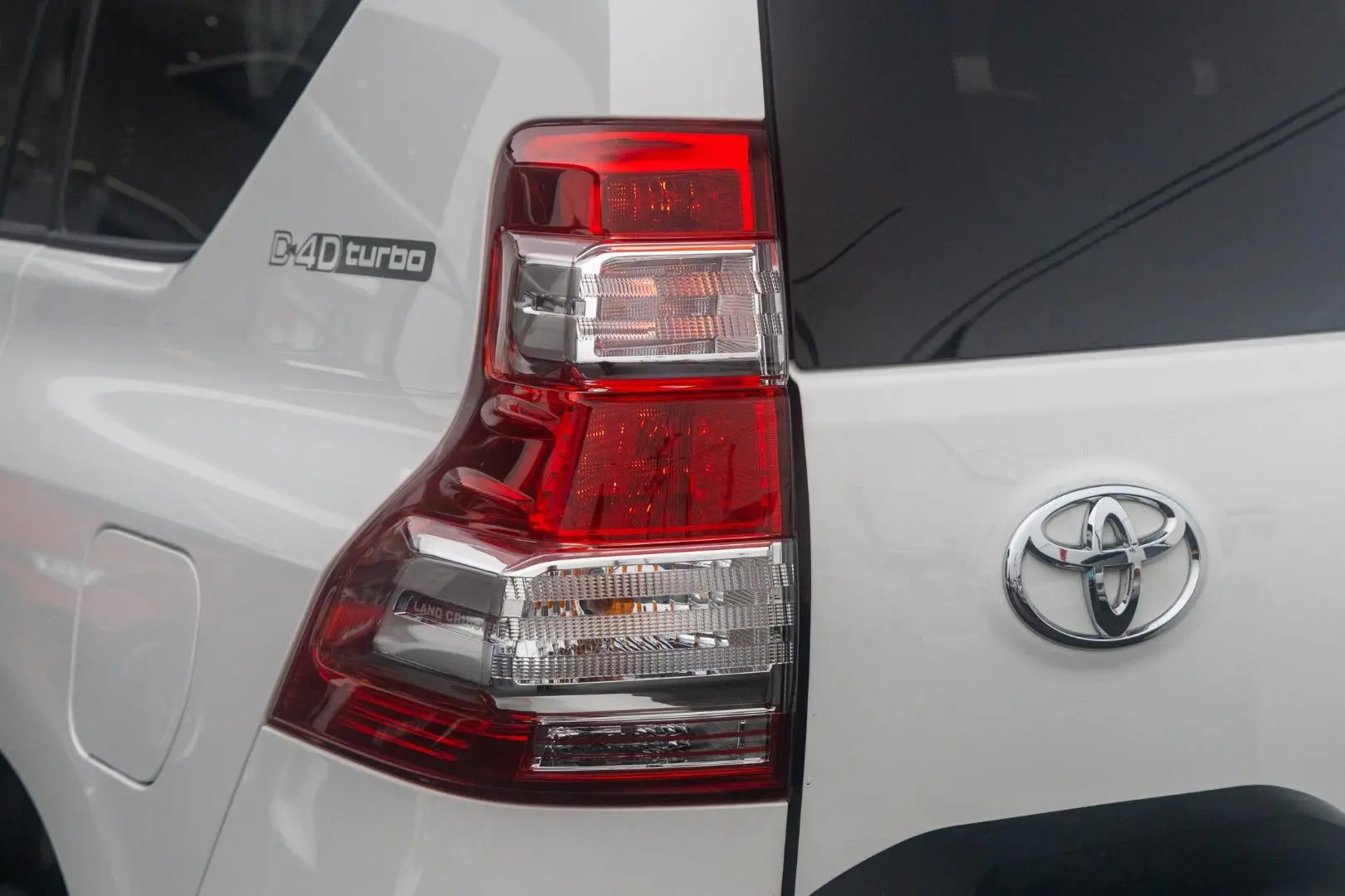 2017 Toyota Landcruiser Prado Gallery Image 20
