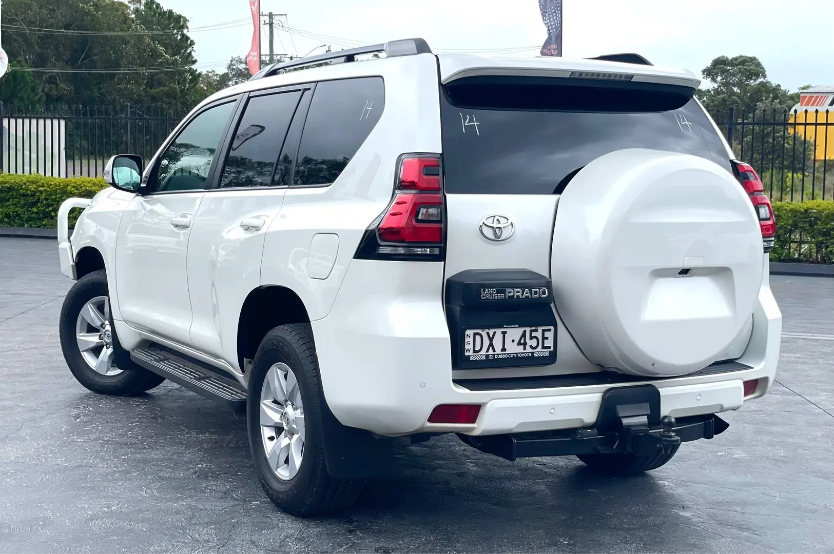 2018 Toyota Landcruiser Prado Gallery Image 2